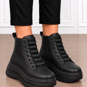 Ghete damă din piele naturală cu design modern și închidere dublă CRL1905 NEGRU