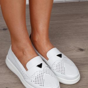Mocasini Damă din Piele Naturală Perforata cu Accesoriu Metalic CRL1301 ALB